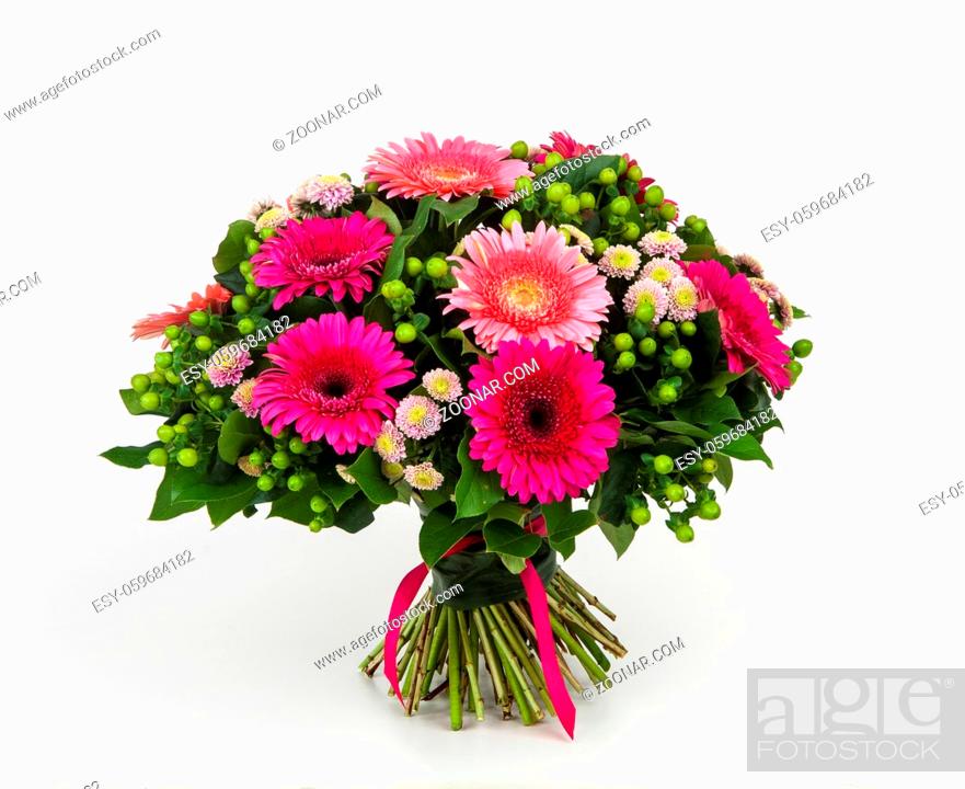 Imagen: bouquet of spring flowers on white background.