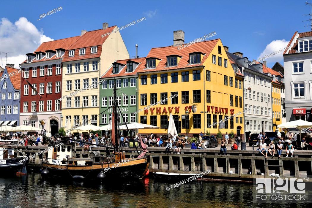 Stock Photo: Colorful houses at canal, Nyhavn, Copenhagen, Denmark.