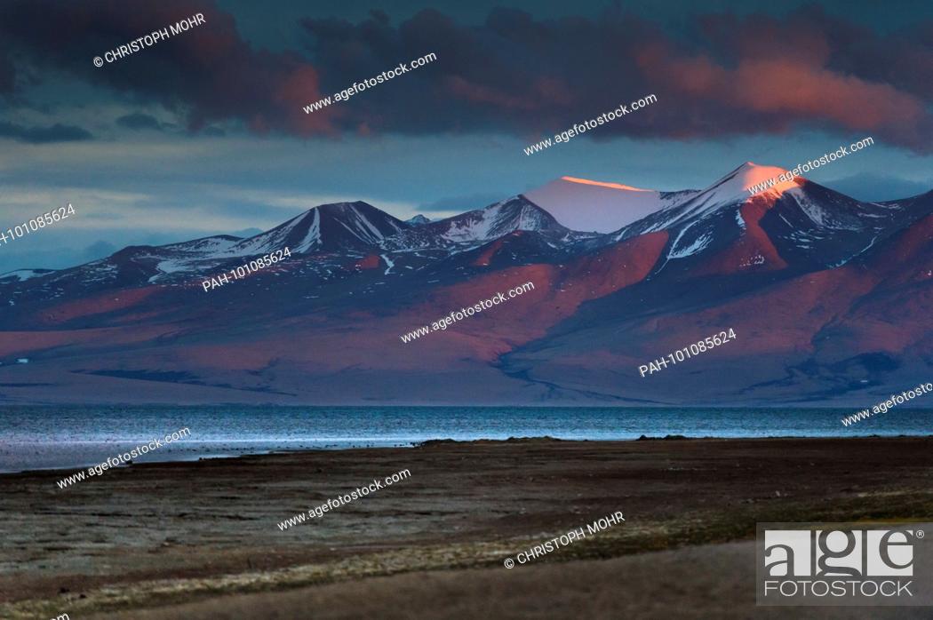 Stock Photo: Manosarowar Lake May 2017 | usage worldwide. - /Tibet/China.