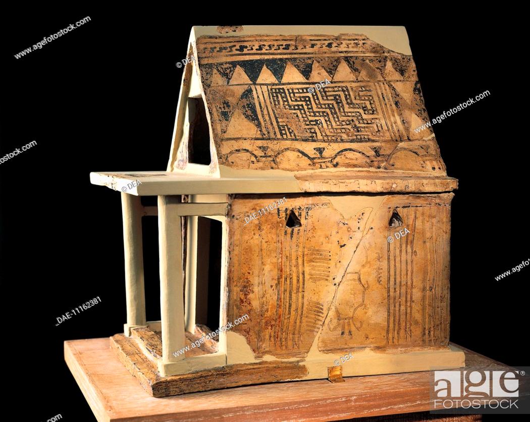 Photo de stock: Greek civilization. Terracotta model of a temple dedicated to Hera at Argos, 700 b.C.  Athens, Ethnikó Arheologikó Moussío (National Archaeological Museum).