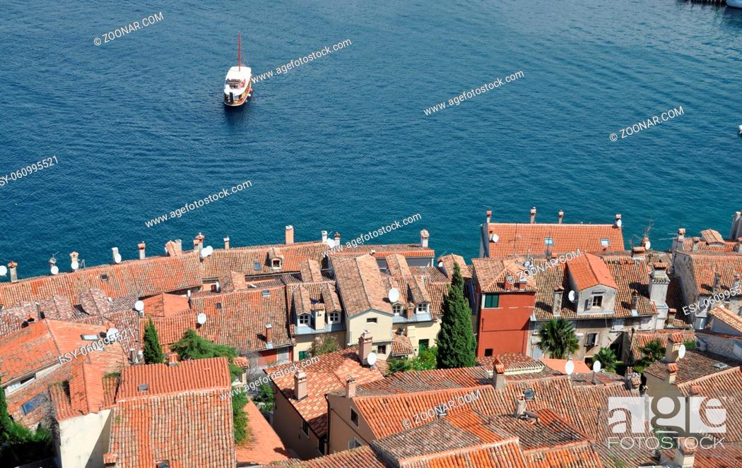 Photo de stock: Rovinj, Istrien, kroatien, meer, mittelmeer, wasser, tourismus, boot, schiff, landschaft, küste, haus, häuser, dach, dächer, stadt, aussicht, tiefblick.