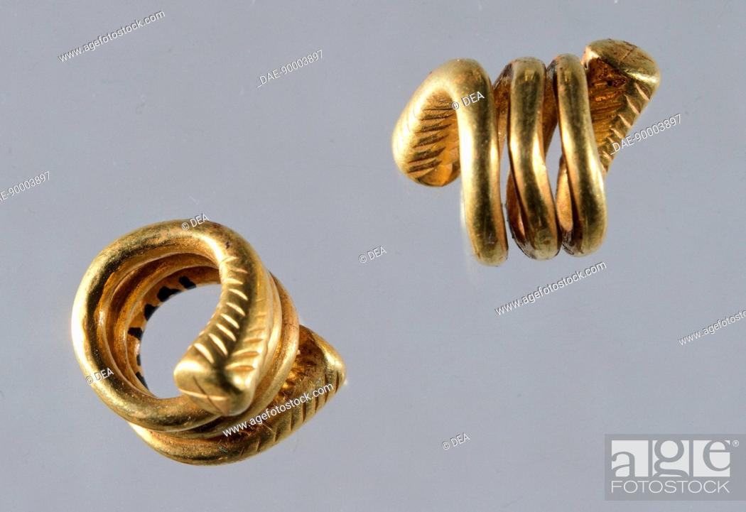 Stock Photo: Gold hair clips from Tomb F in the Agora of Corinth (Greece). Goldsmith art, Greek Civilization, 9th-8th Century BC.  Corinto, Museo Archeologico.
