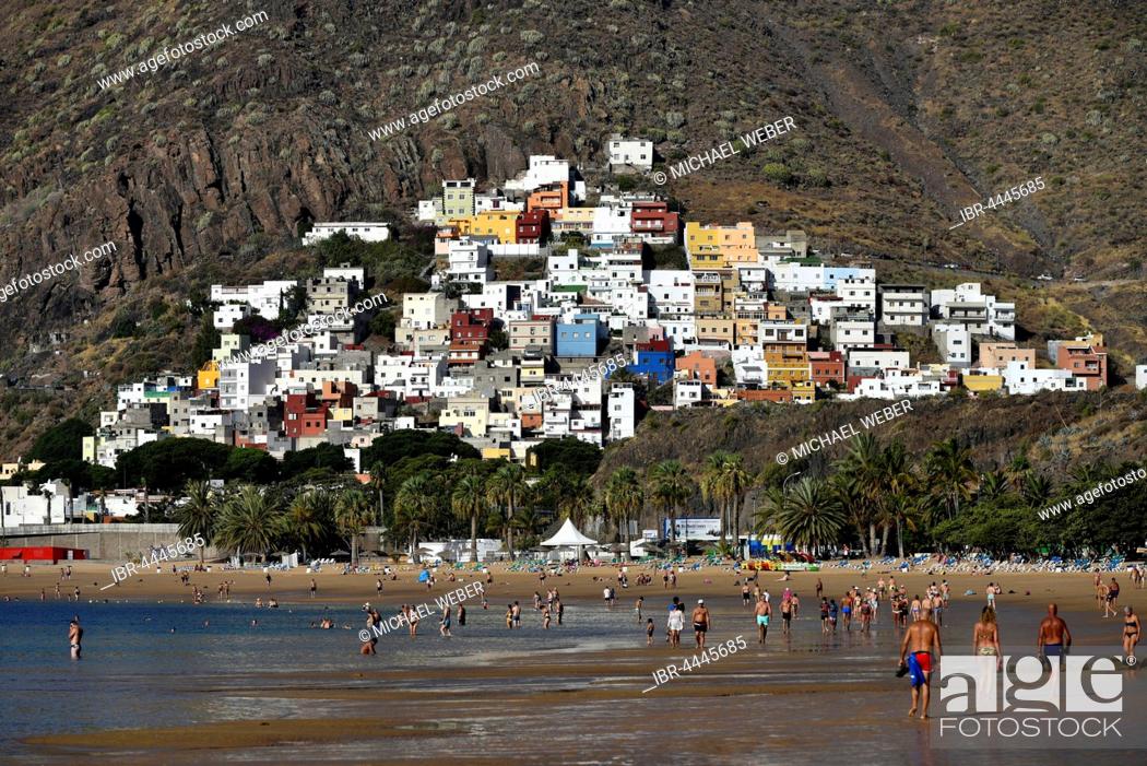 Imagen: Tourists on the beach, Playa de las Teresitas, El Roque, San Andres, Tenerife, Canary Islands, Spain.