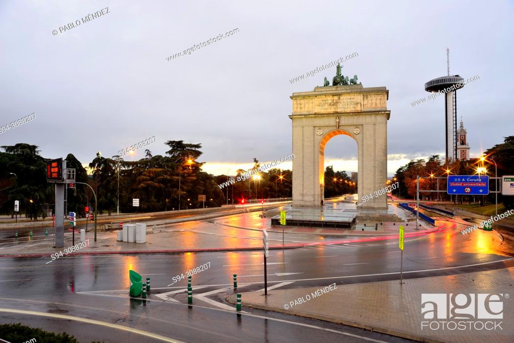 Stock Photo: Arch and lighthouse of Moncloa, Madrid, Spain.