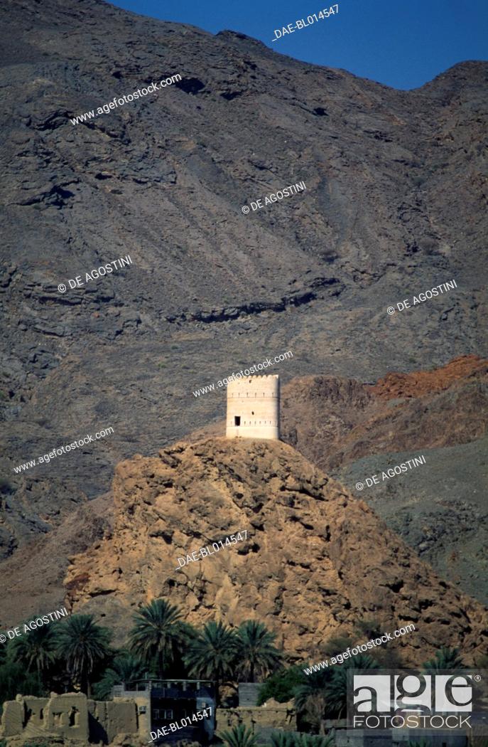 Stock Photo: Watchtower near Fanja or Fanjah, Oman.