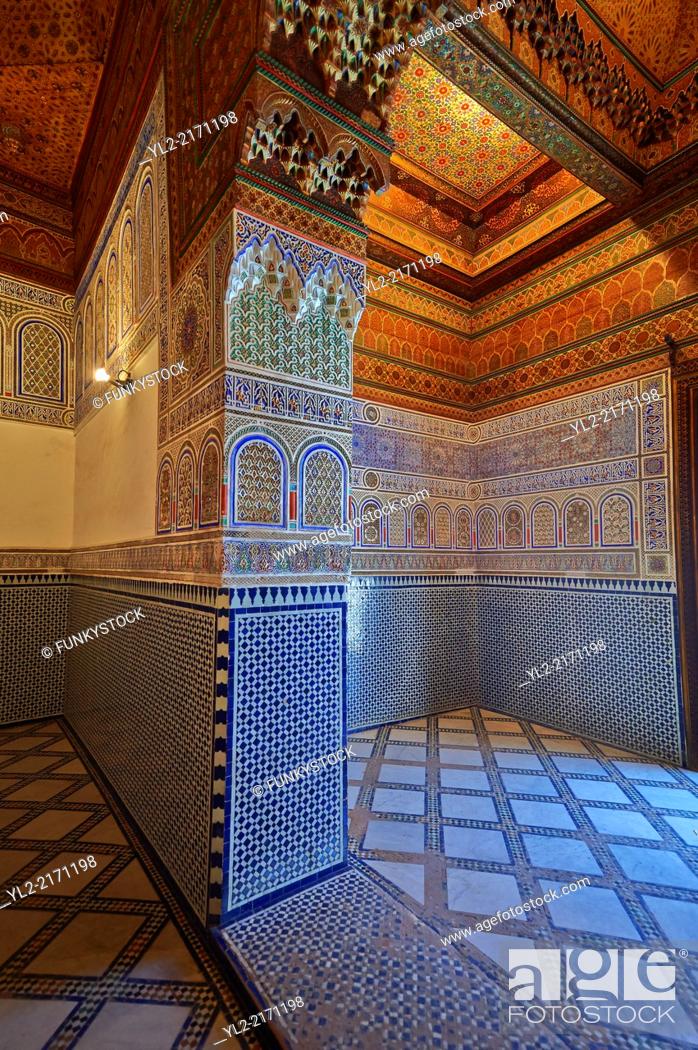 Stock Photo: Berber Arabesque decorative honeycomb Muqarnas plaster capitals of Bou Ahmed's Harem. Bahia Palace, Marrakesh, Morroco.