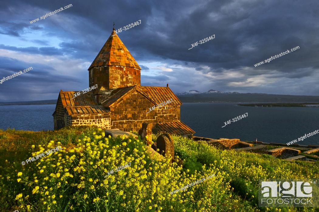 Stock Photo: Armenie, region de Gegharkunik, lac Sevan, eglise de Sevanavank / Armenia, Gegharkunik province, Sevan Lake, Sevanavank church.