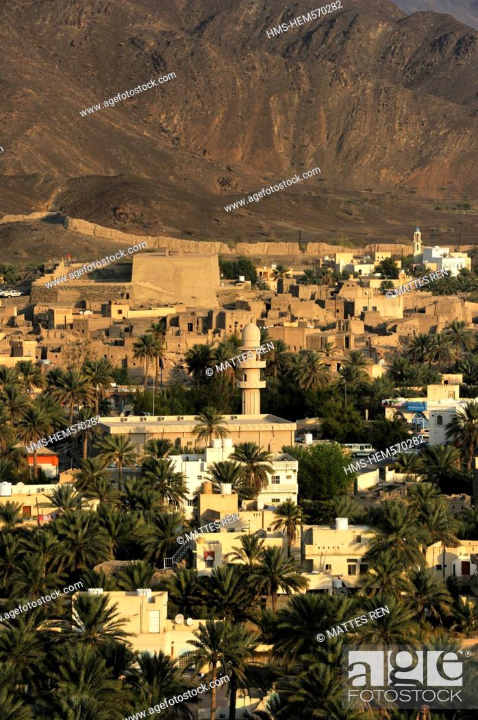 Stock Photo: Sultanate of Oman, Al Dakhiliyah Region, Western Hajar Mountains, Bahla, in the background the fort listed as World Heritage by UNESCO.