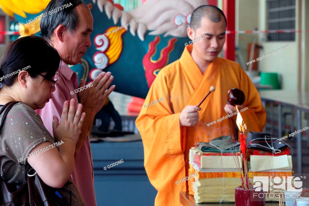 Stock Photo: Kong Meng San Phor Kark See Monastery. Buddhist ceremony.