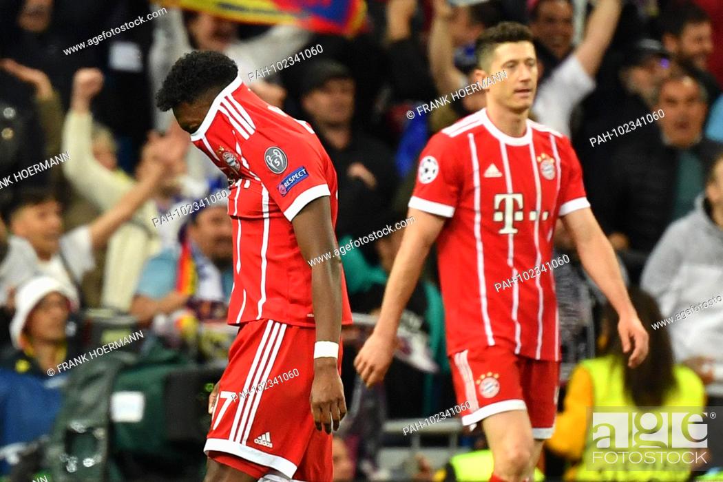 Stock Photo: v.li:David ALABA (Bayern Munich), Robert LEWANDOWSKI (Bayern Munich) after the game, disappointment, frustrated, disappointed, frustratedriert, dejected, action.