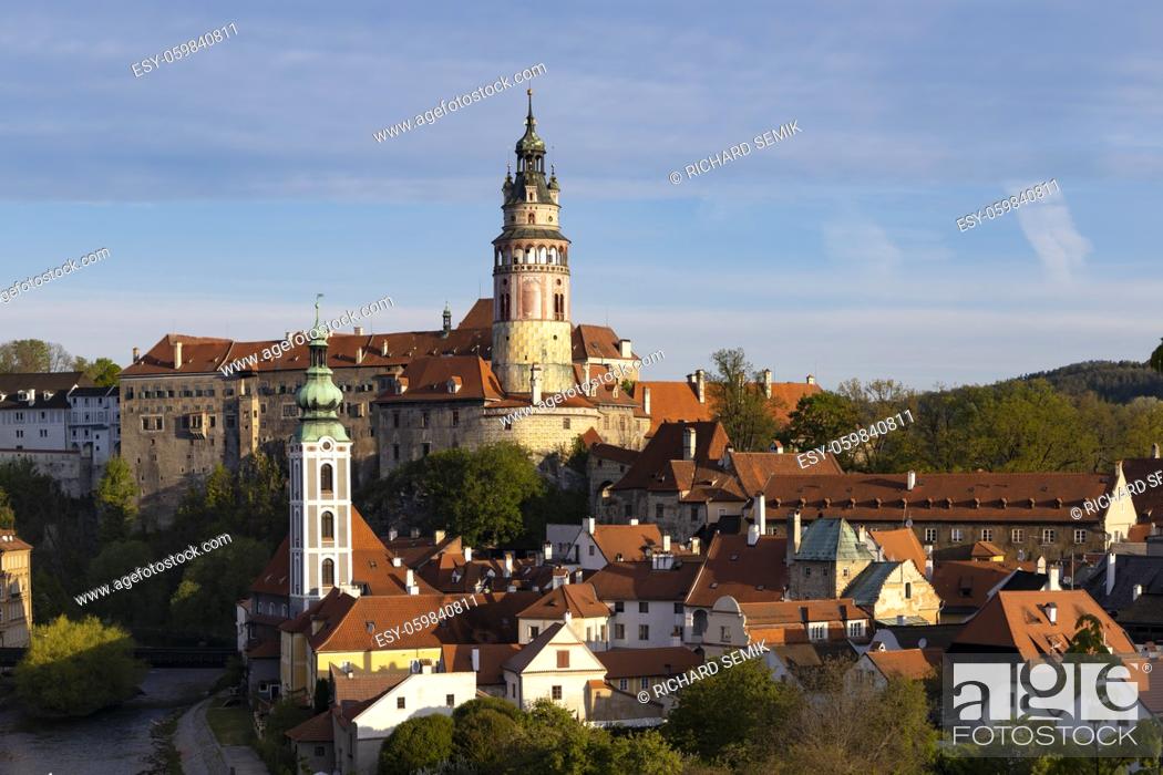 Imagen: View of the town and castle of Czech Krumlov, Southern Bohemia, Czech Republic.