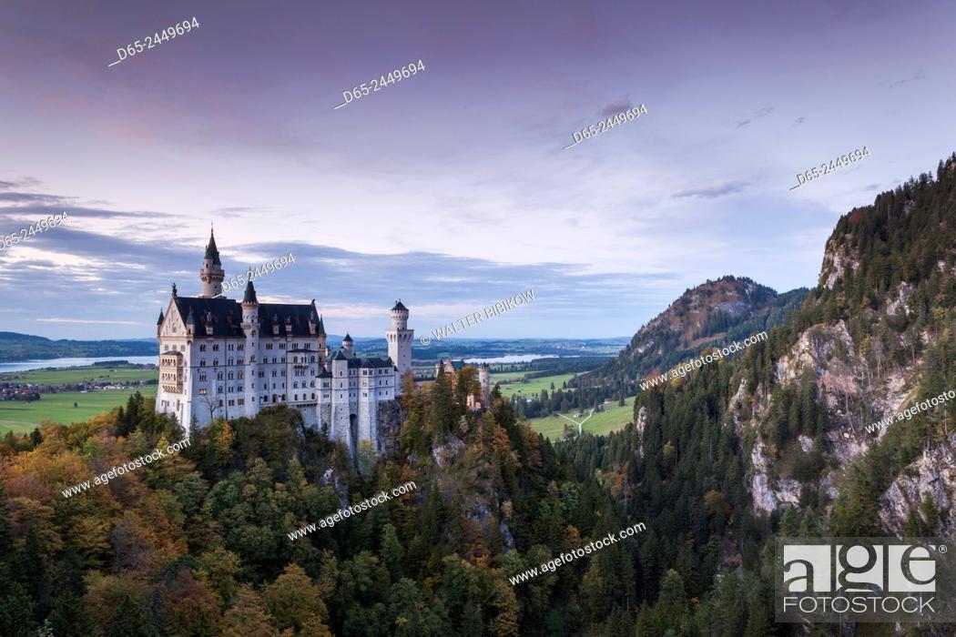 Stock Photo: Germany, Bavaria, Hohenschwangau, Schloss Neuschwanstein castle, Marienbrucke bridge view, dusk.