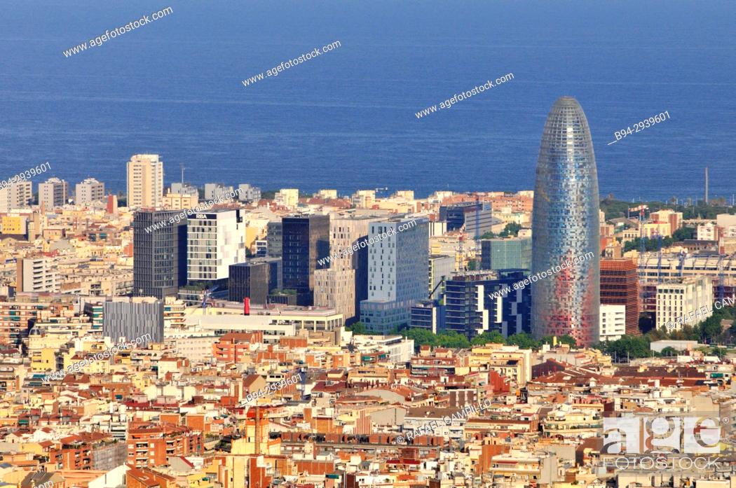 Photo de stock: General view of Barcelona from Turó del Carmel with the Agbar tower. Catalonia. Spain.