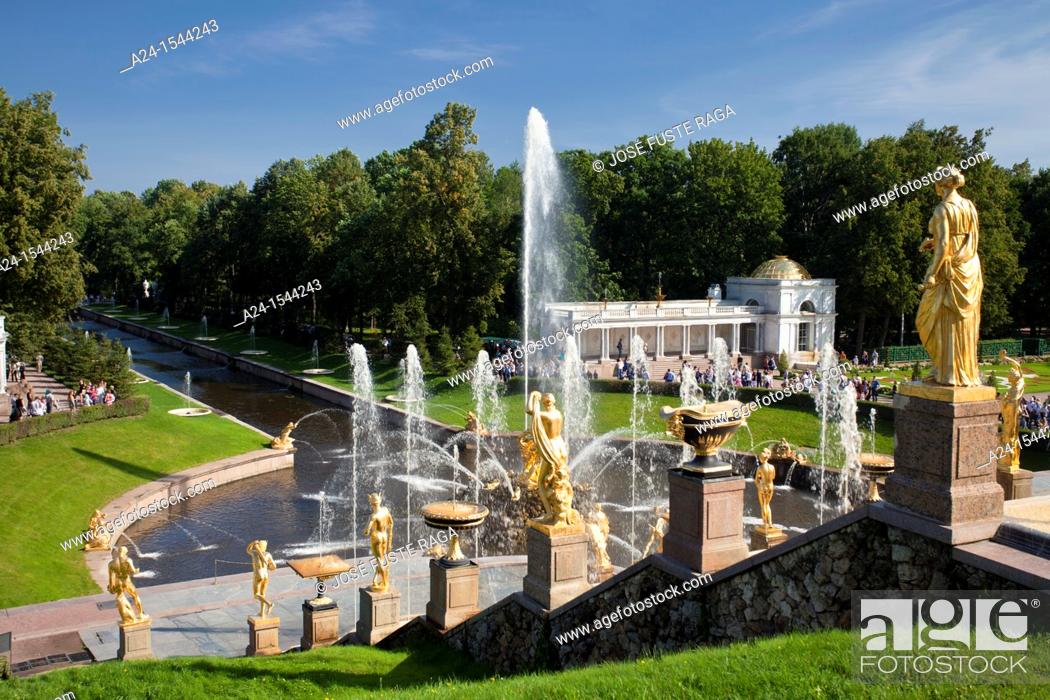 Rusia San Petersburg City Peterhof, Garden Fountains San Jose