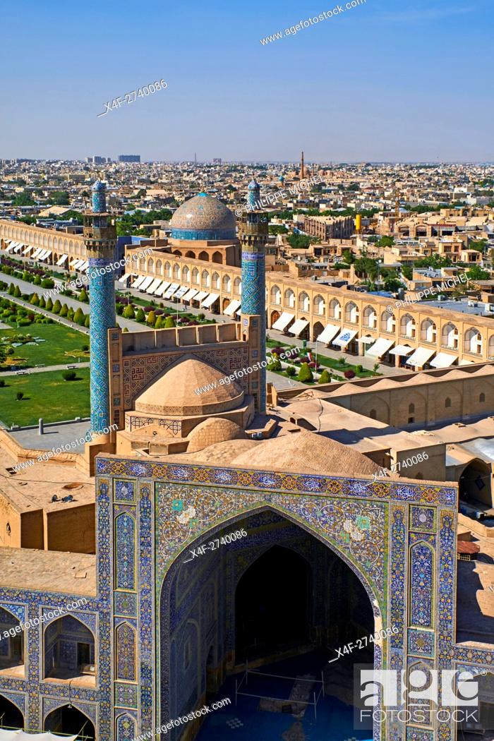Imagen: Iran, Isfahan, general view of the Imam Square, Jameh Mosque or Friday mosque, Sheikh Lotfollah mosque.