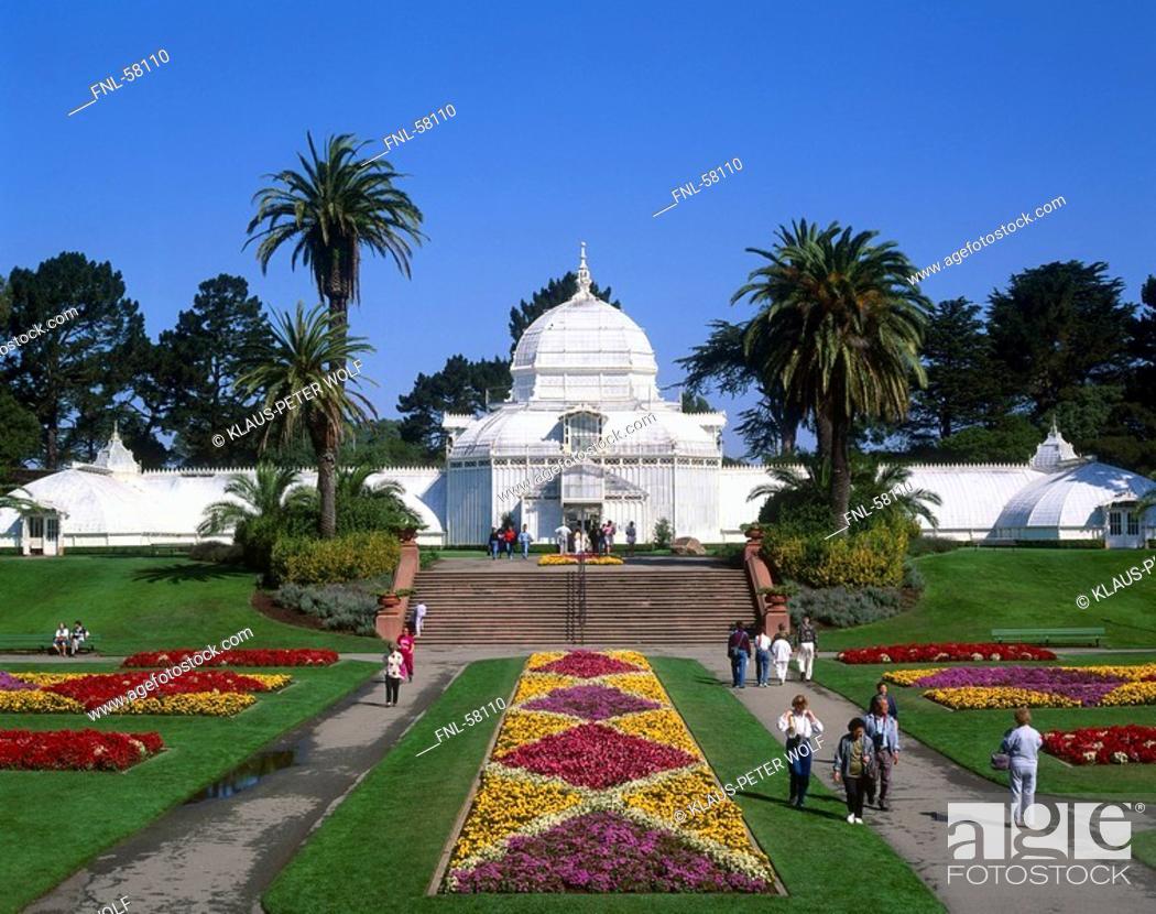 Tourists In Botanical Garden Golden Gate Park San Francisco