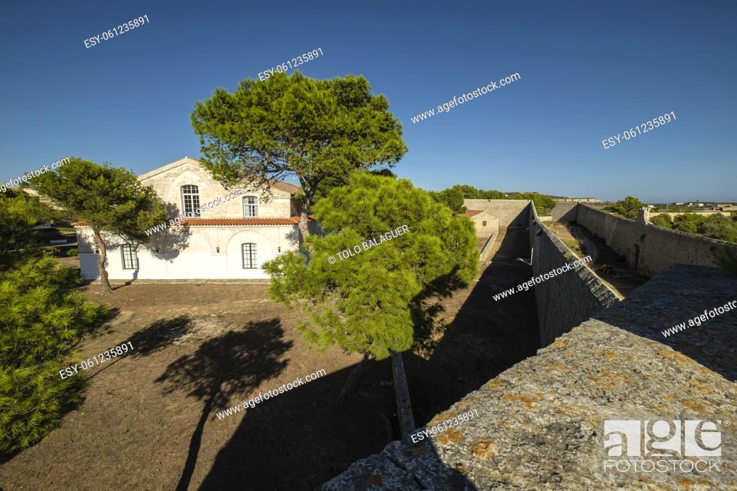 Stock Photo: edificio de oreo, isla del Lazareto, Illa del Llatzeret, interior del puerto de Mahón, Menorca, balearic islands, Spain.