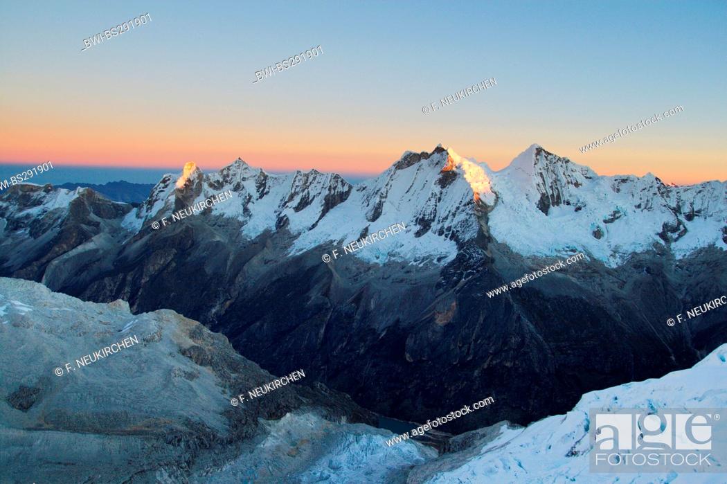 Stock Photo: view to Nevados Caras, Peru, Andes, Cordillera Blanca.