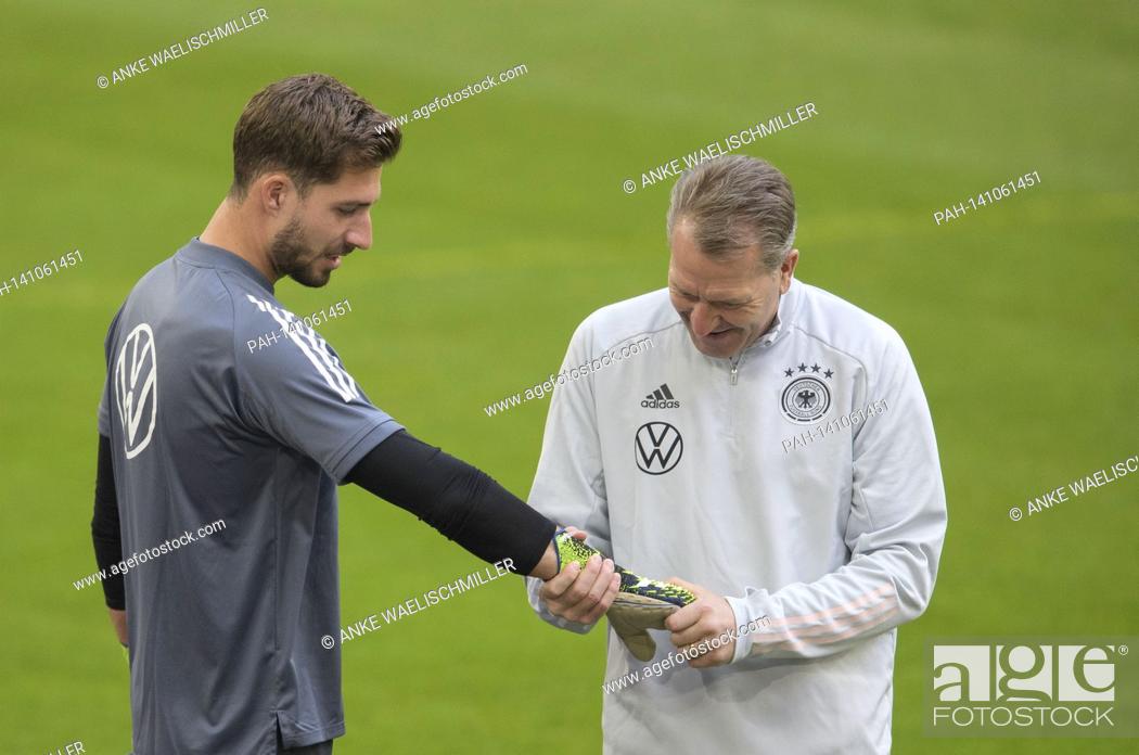 Stock Photo: goalwartcoach Andreas KOEPKE (Köpke, GER) looks at goalwart Kevin TRAPP l. (GER) exactly, training football national team of men on March 23.