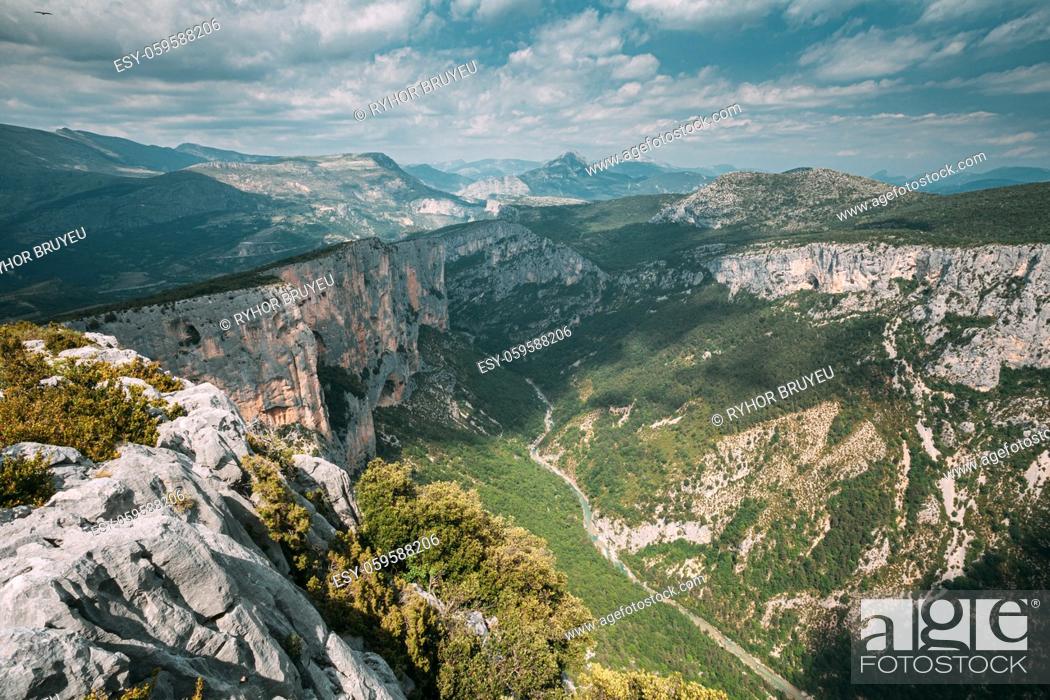 Stock Photo: Gorges Du Verdo. Beautiful amazing landscape of the Gorges Du Verdon in south-eastern France. Provence-Alpes-Cote d'Azur.
