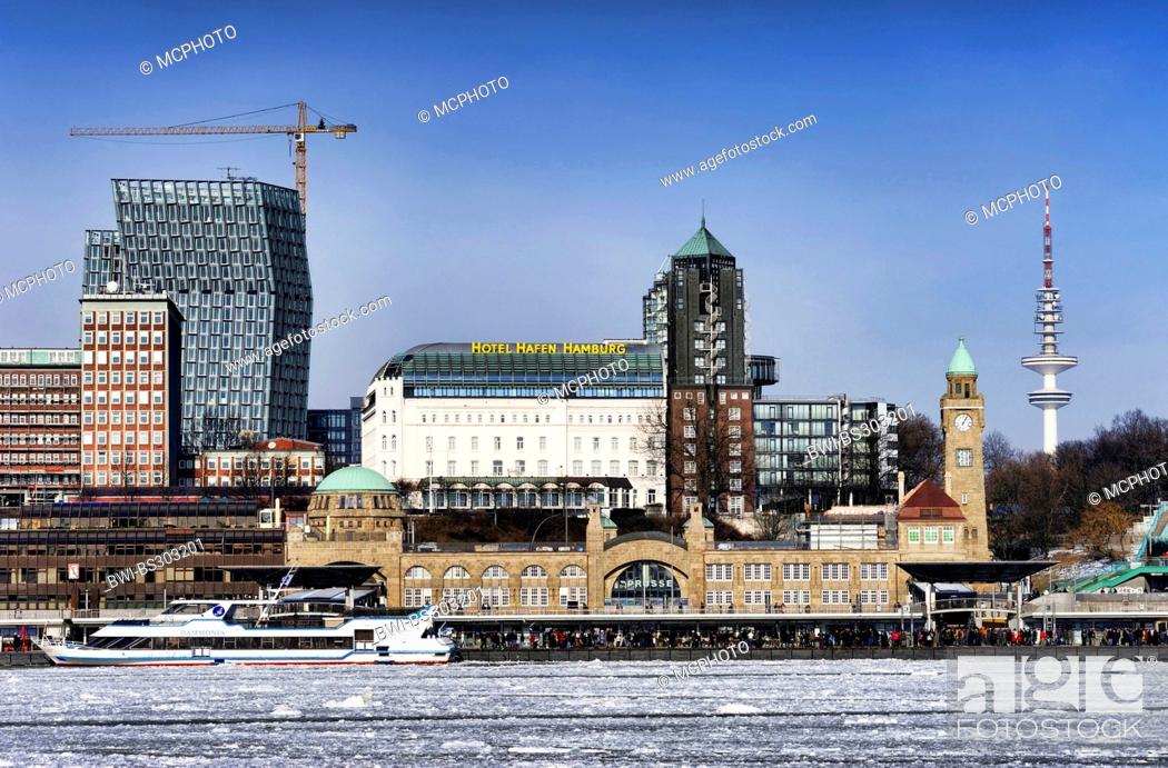 Stock Photo: winterly Port of Hamburg, with Hotel Hafen Hamburg, St. Pauli Landungsbruecken, Tanzende Tuerme and television tower, Germany, Hamburg.