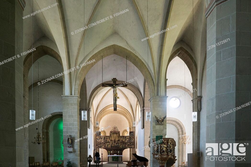 Stock Photo: Innenraum der mittelalterlichen Stiftskirche in Enger / Interior of medieval Saxonian Church Stiftskirche in Enger, 21.6.2020, Foto: Robert B. Fishman.