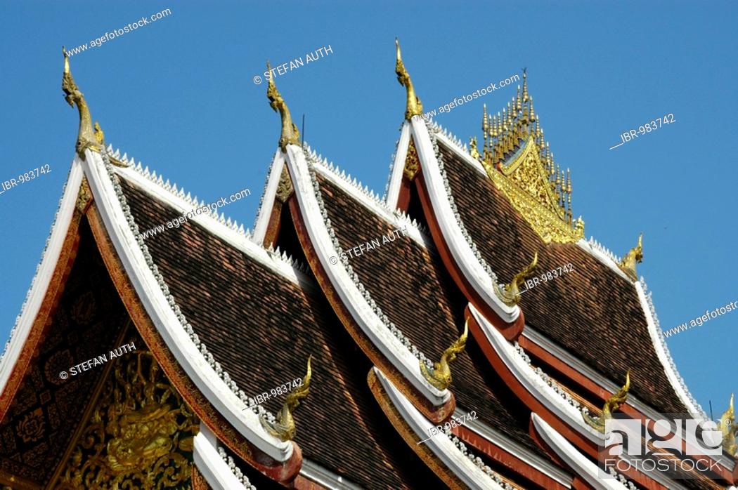 Stock Photo: Segmented roof of the Haw Pha Bang Buddhist tempel inside the Royal Palace compound, Luang, Laos, Southeast Asia.