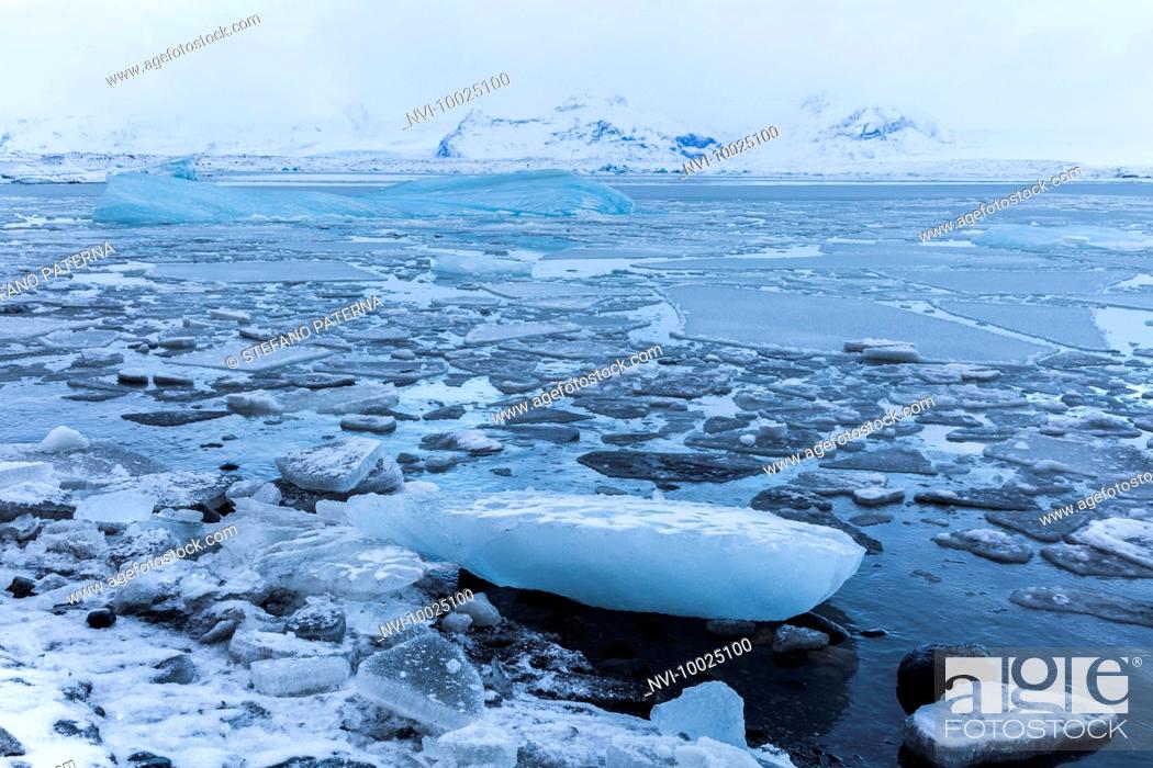 Stock Photo: The lake Jökulsarlon, most famous and largest glacial lake in Iceland.