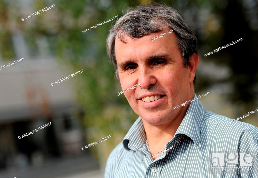 Stock Photo: American scientist Eric Betzig is pictured at the Helmholtz center in Neuherberg by Munich, Germany, 08 October 2014. Betzig received the news about winning the.