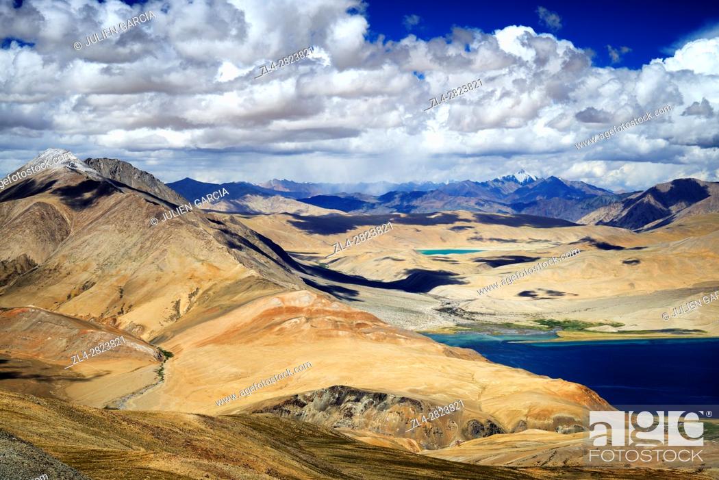 Stock Photo: India, Jammu and Kashmir State, Himalaya, Ladakh, high-altitude plateau of Changthang (Changtang), Tso Moriri lake (4530m).