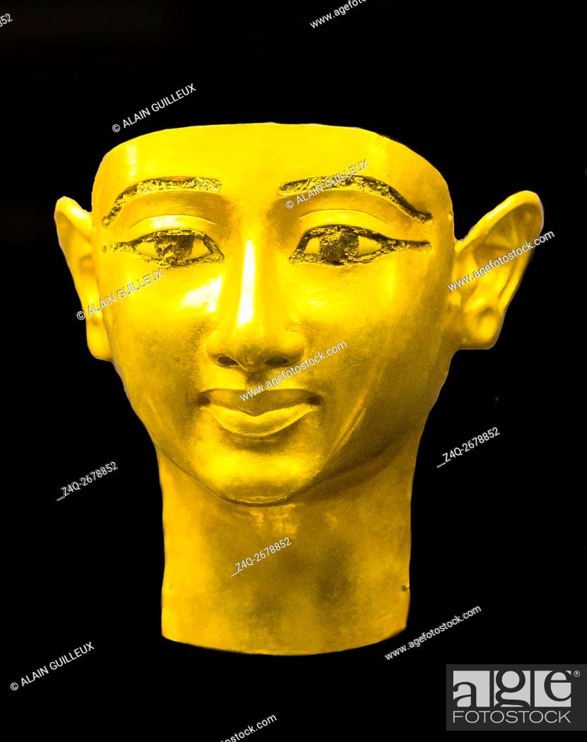 Stock Photo: Egypt, Cairo, Egyptian Museum, jewellery found in the royal necropolis of Tanis, burial of Wendjebauendjed : Gold mask covering the upper part of the coffin.
