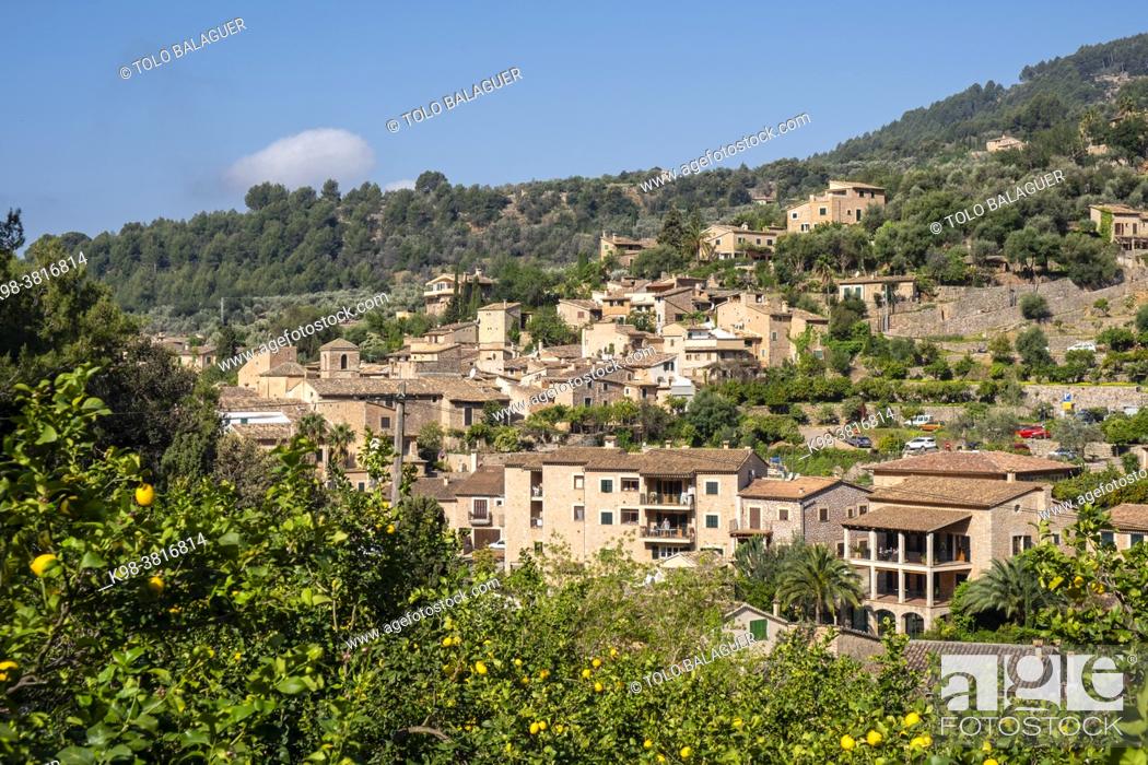 Stock Photo: Fornalutx, town view, Mallorca, Balearic Islands, Spain.