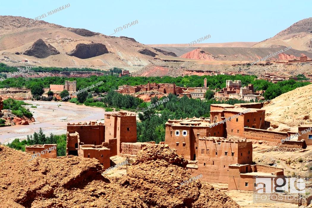 Stock Photo: Maroc, Haut-Atlas, Vallée du Dades, Oued et Kasbah dans les environs d'El-Kelaa-des-Mgouna.