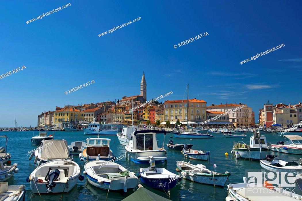 Photo de stock: Istria, Europe, Croatia, outside, day, nobody, Rovinj, Old Town, town view, town, city, Adriatic, Mediterranean Sea, sea, harbour, port, fishing harbour.