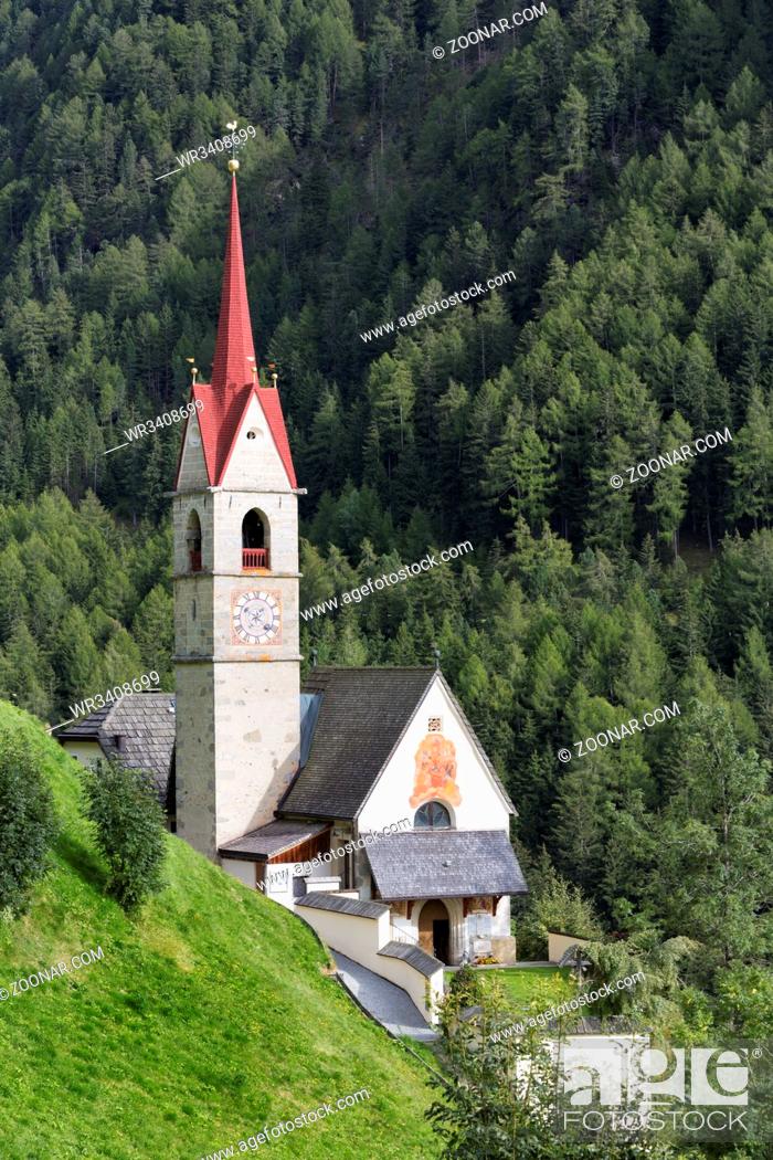 Stock Photo: Typische Kirche in Südtirol, Norditalien.