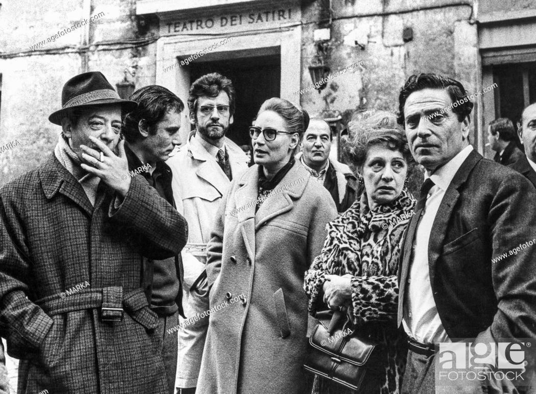Stock Photo: carlo d'angelo, gian maria volontè, giulio bosetti, elena zareschi, andreina pagnani, raf vallone, sciopero attori, roma, 16 febbraio 1968.