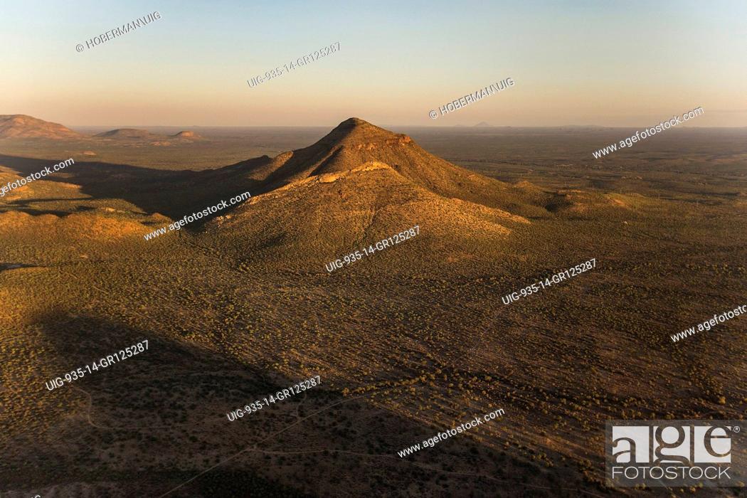 Photo de stock: Aerial View Od The Erongo Mountains In Namibia.