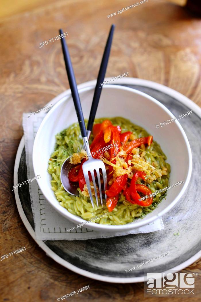 Stock Photo: Green tea noodles with roasted pepper.