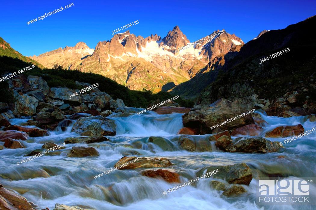 Stock Photo: Alps, afterglow, creek, brook, mountain, mountain panorama, mountains, mountain spring, mountain panorama, ice, river, riverbed, spring, Fünffingerstöck.