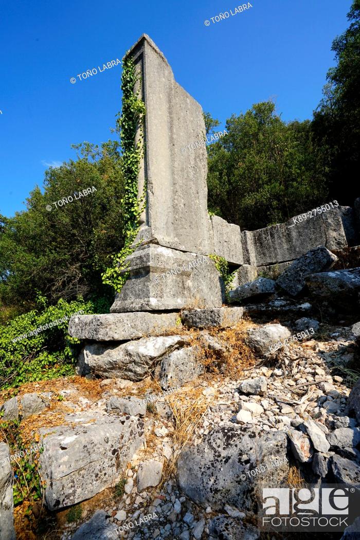 Imagen: The Lion sarcophagi. North Necropolis of Termessos. The unexcavated Pisidian city. Ancient Greece. Asia Minor. Turkey.
