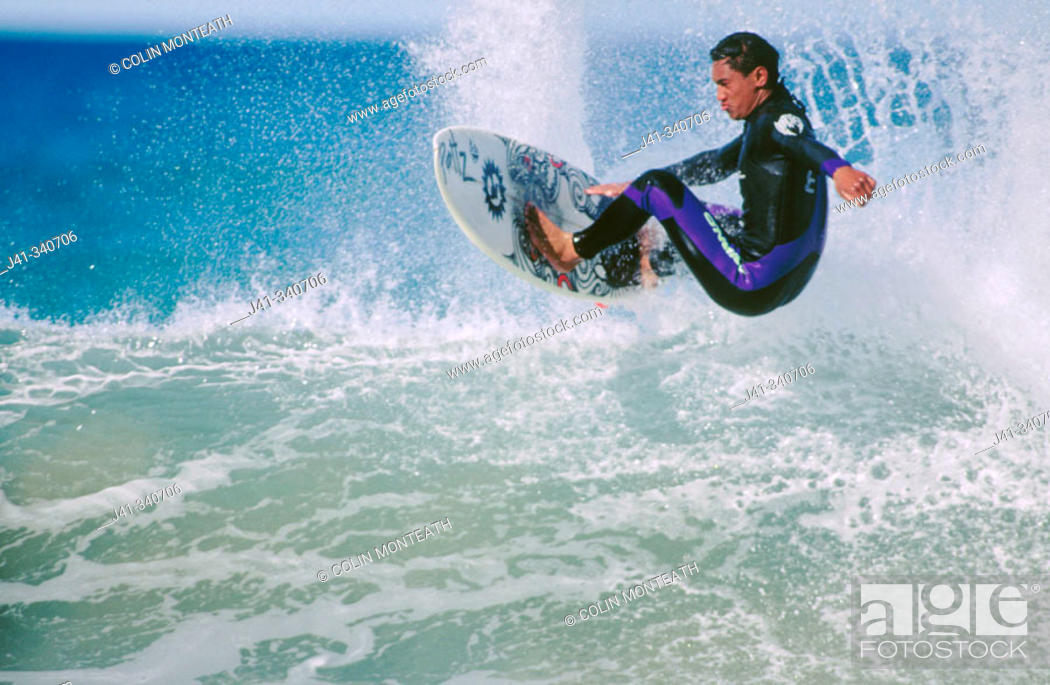 Imagen: Surfer. Rangi King. Wainui beach. New Zealand.