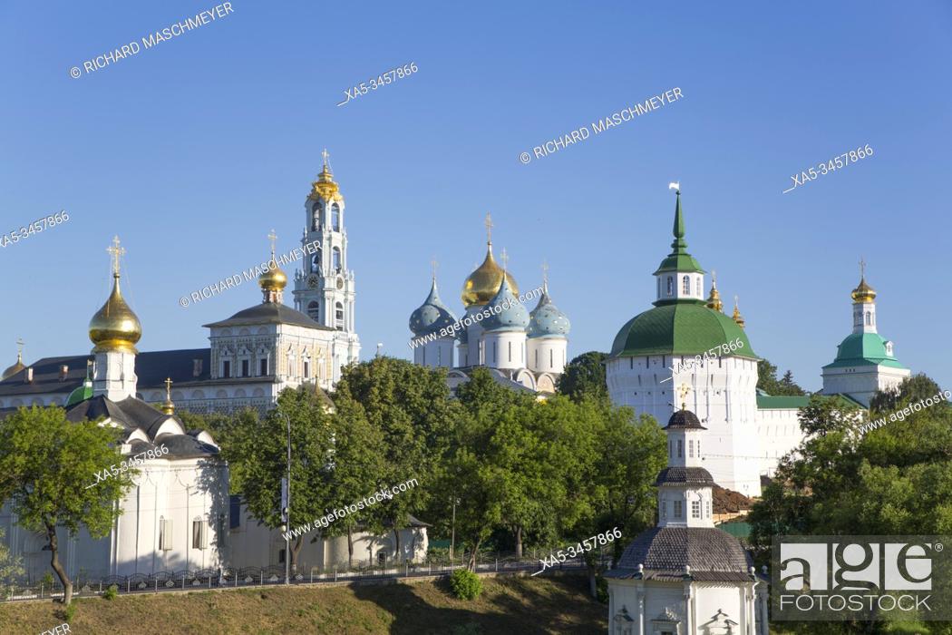 Imagen: Overview, The Holy Trinity St Sergius Lavra, UNESCO Site, Sergiev Posad, Golden Ring, Moscow Oblast, Russia.