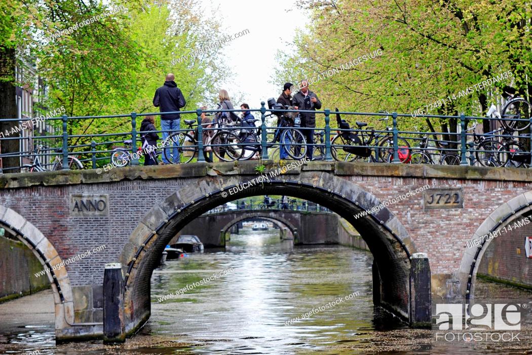 Stock Photo: Amsterdam, bridge over Leidsegracht canal.