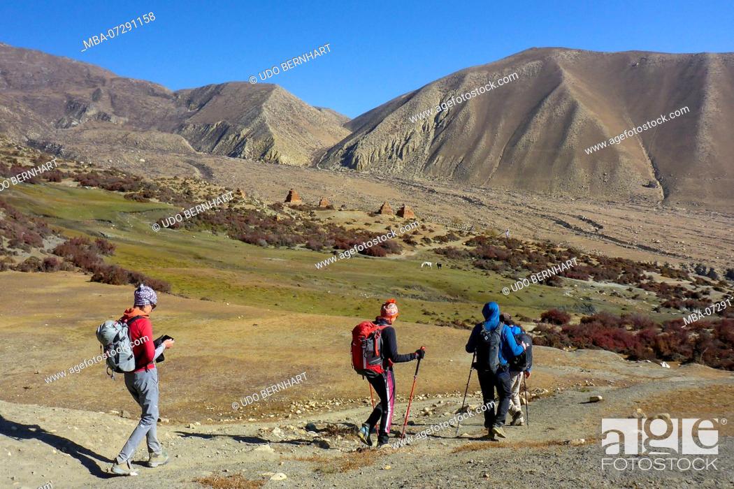 Stock Photo: Nepal, Himalaya Mountains, Mustang District, Annapurna Circuit, Upper Mustang Trek, Kali Gandaki, Stage Dhakmar - Lo Manthang, Hikers,.