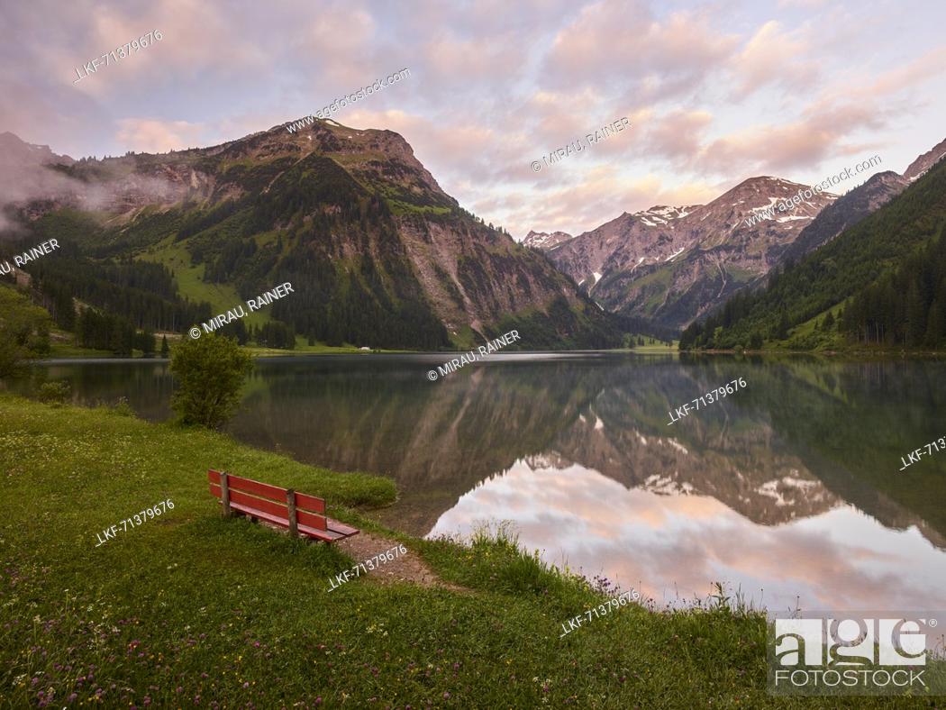 Stock Photo: Vilsalpsee, AllgÃ¤u Alps, Tyrol, Austria.