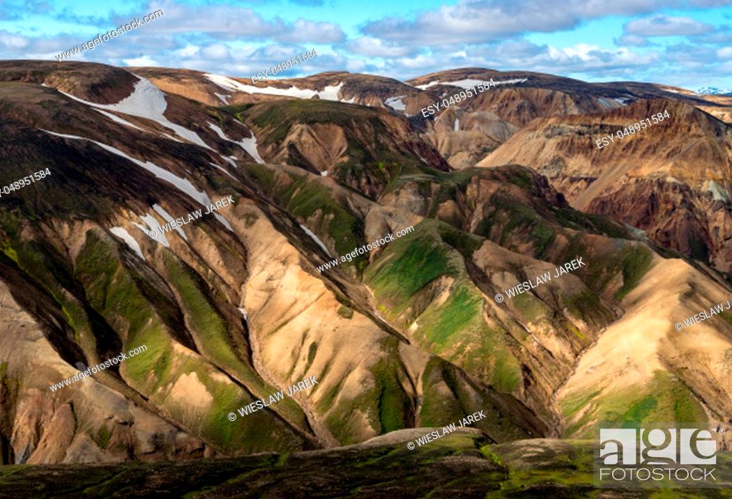 Photo de stock: Volcanic mountains of Landmannalaugar in Fjallabak Nature Reserve. Iceland.