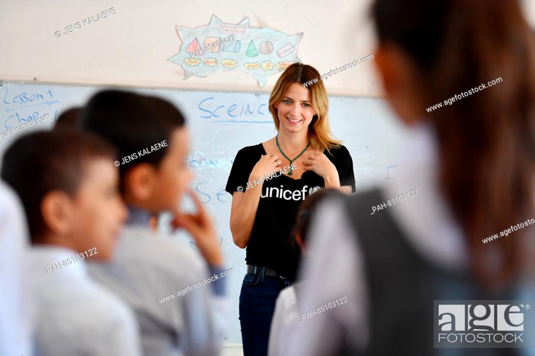 Stock Photo: EXCLUSIVE - UNICEF ambassador Eva Padberg visits a school in Erbil, Iraq, 20 October 2016. She is learning about the work of the relief organization.