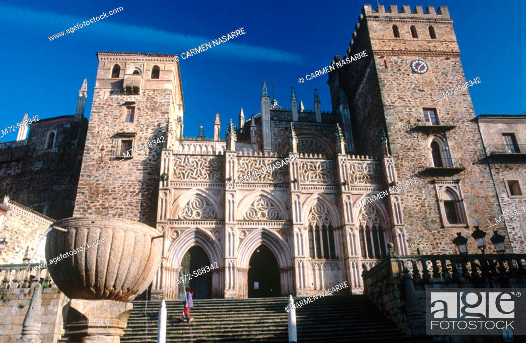 Stock Photo: Royal Monastery (14th century) now Parador Nacional (state-run hotel), Guadalupe. Cáceres province, Extremadura, Spain.