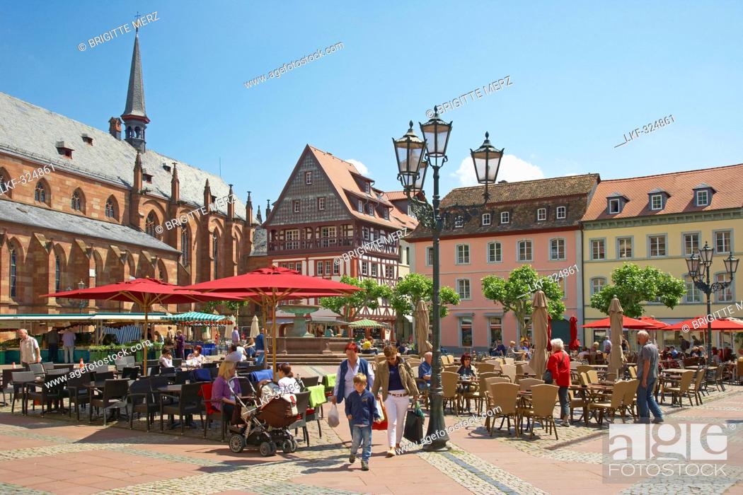 Imagen: Neustadt a.d. Weinstrasse, Marktplatz Market place, Open-air restaurant, Collegiate church, Well, Wine house, Old Centre, German Wine Route, Palatinate.
