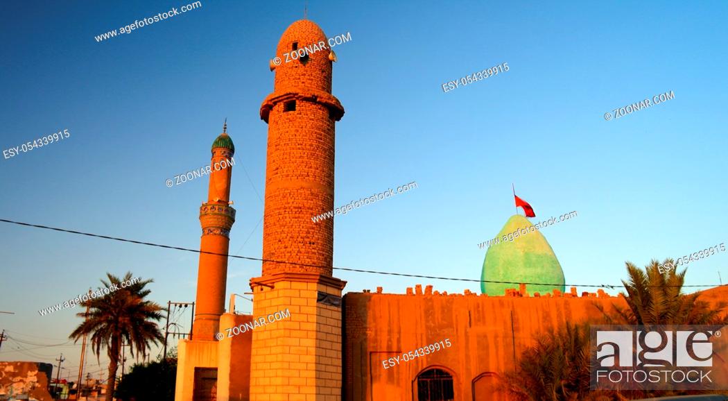 Stock Photo: Exterior view of Nasiriyah mosque in Iraq.